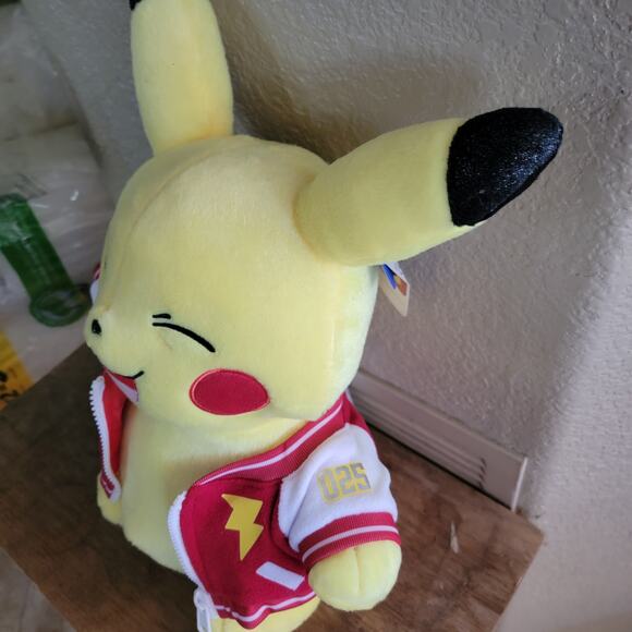 Build-A-Bear Pokémon Pikachu 25th Anniversary Plush Limited Edition w/ Jacket - Picture 5 of 10